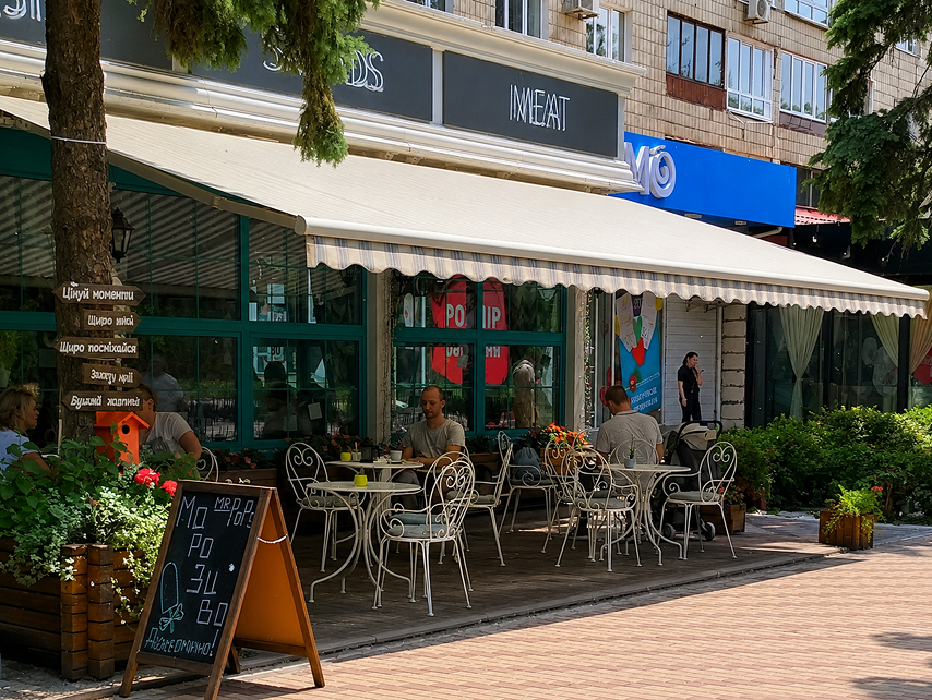 Toldo para terraza de cafetería