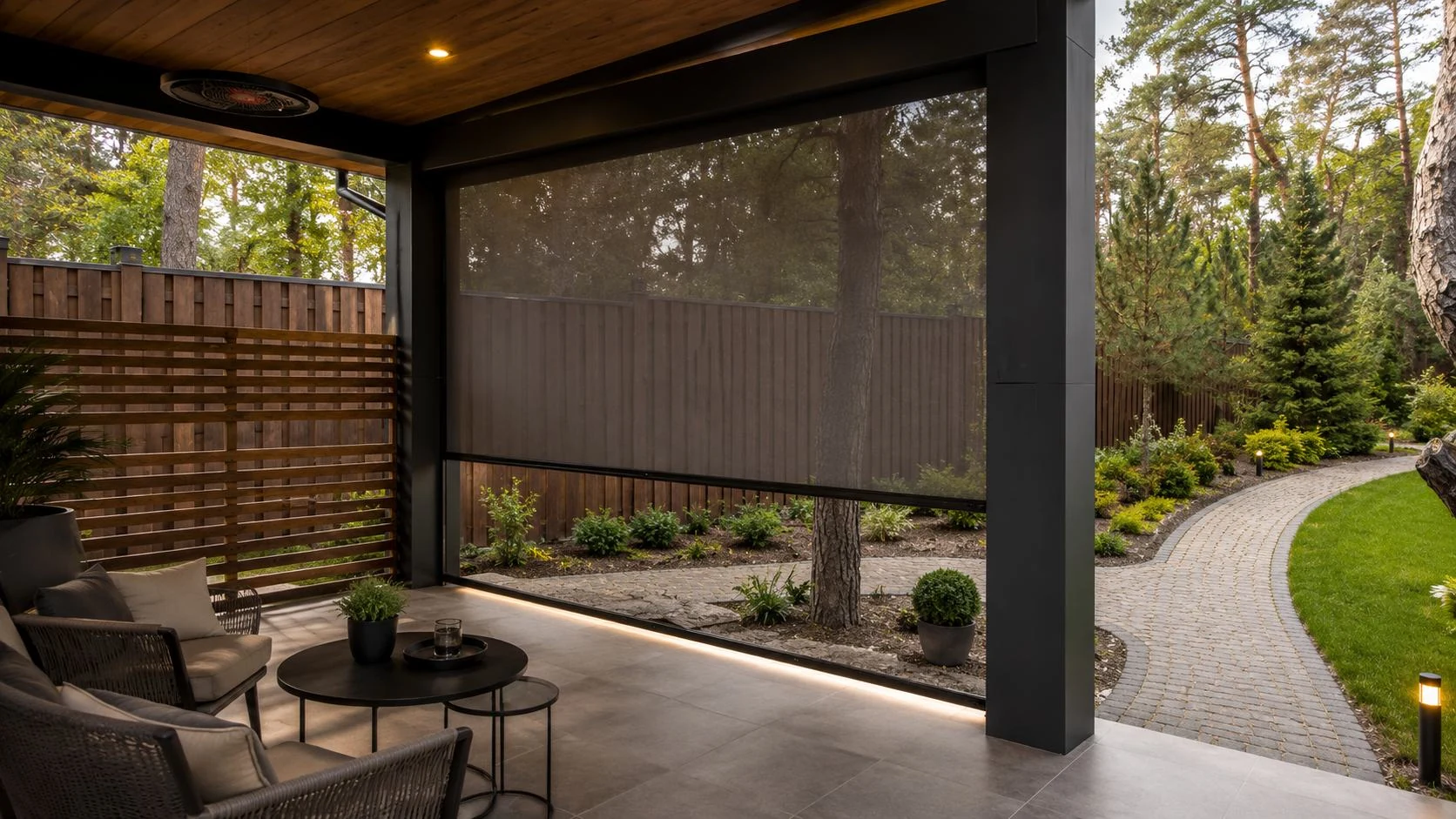 Cortina ZIP en una pérgola